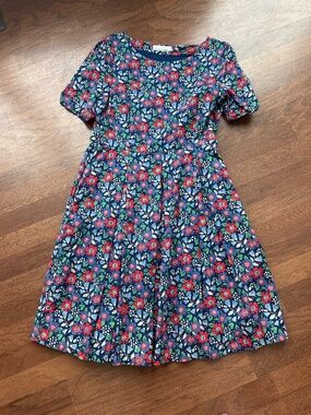 Gorgeous dress with pockets